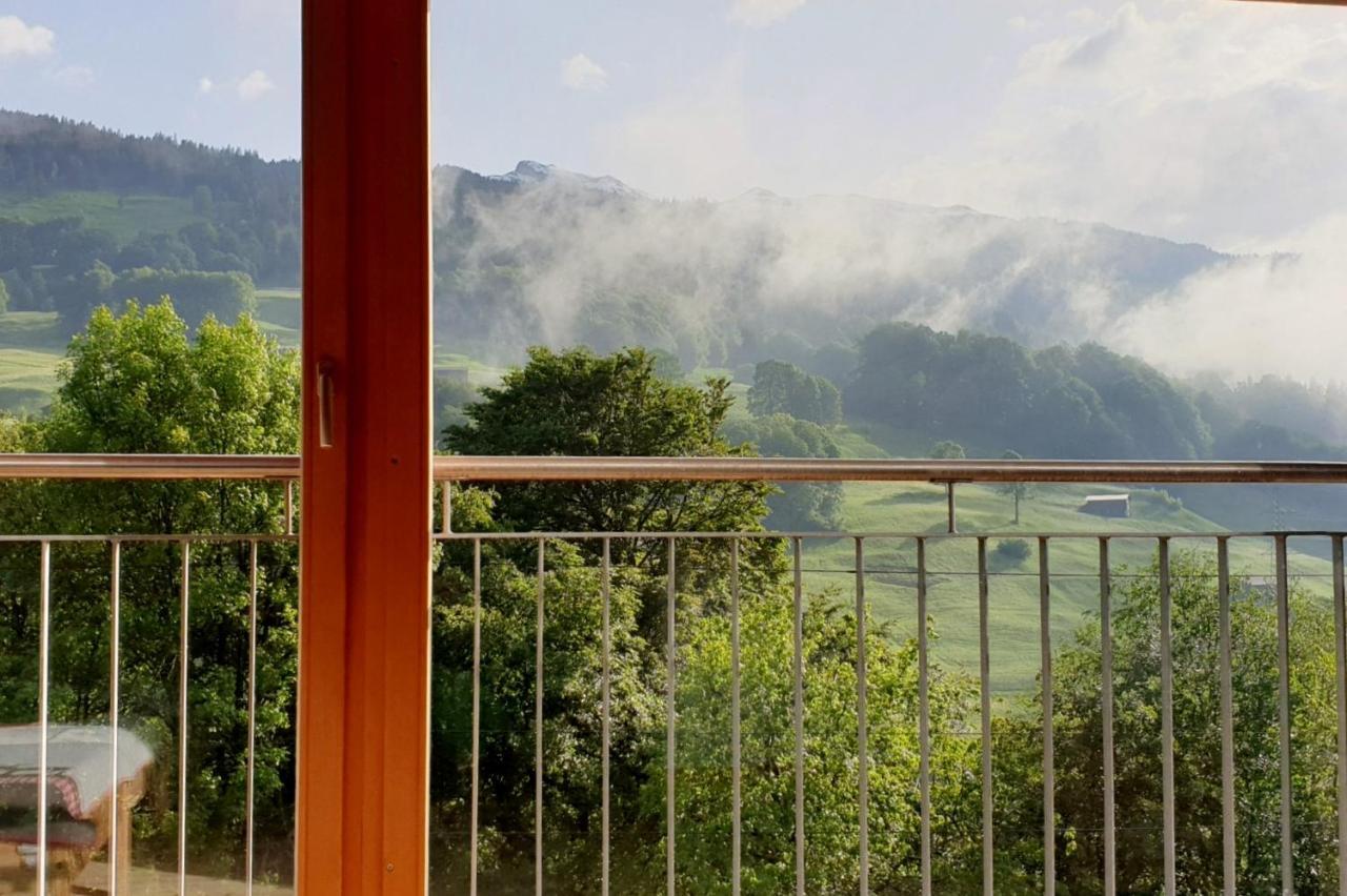 Ferienhaus & Ferienwohnung Winay Wayna Gotschna Blick Klosters Exteriér fotografie
